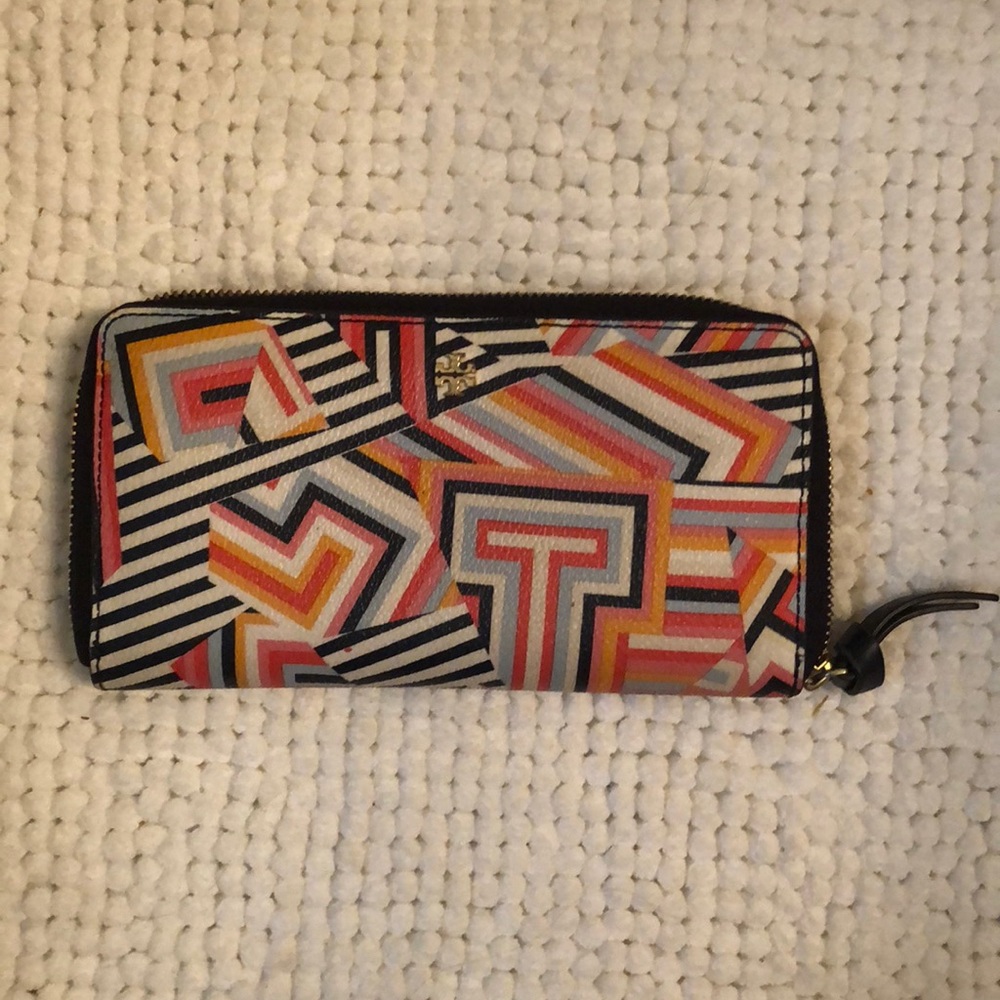 Tory Burch Kerrington Zip Wallet